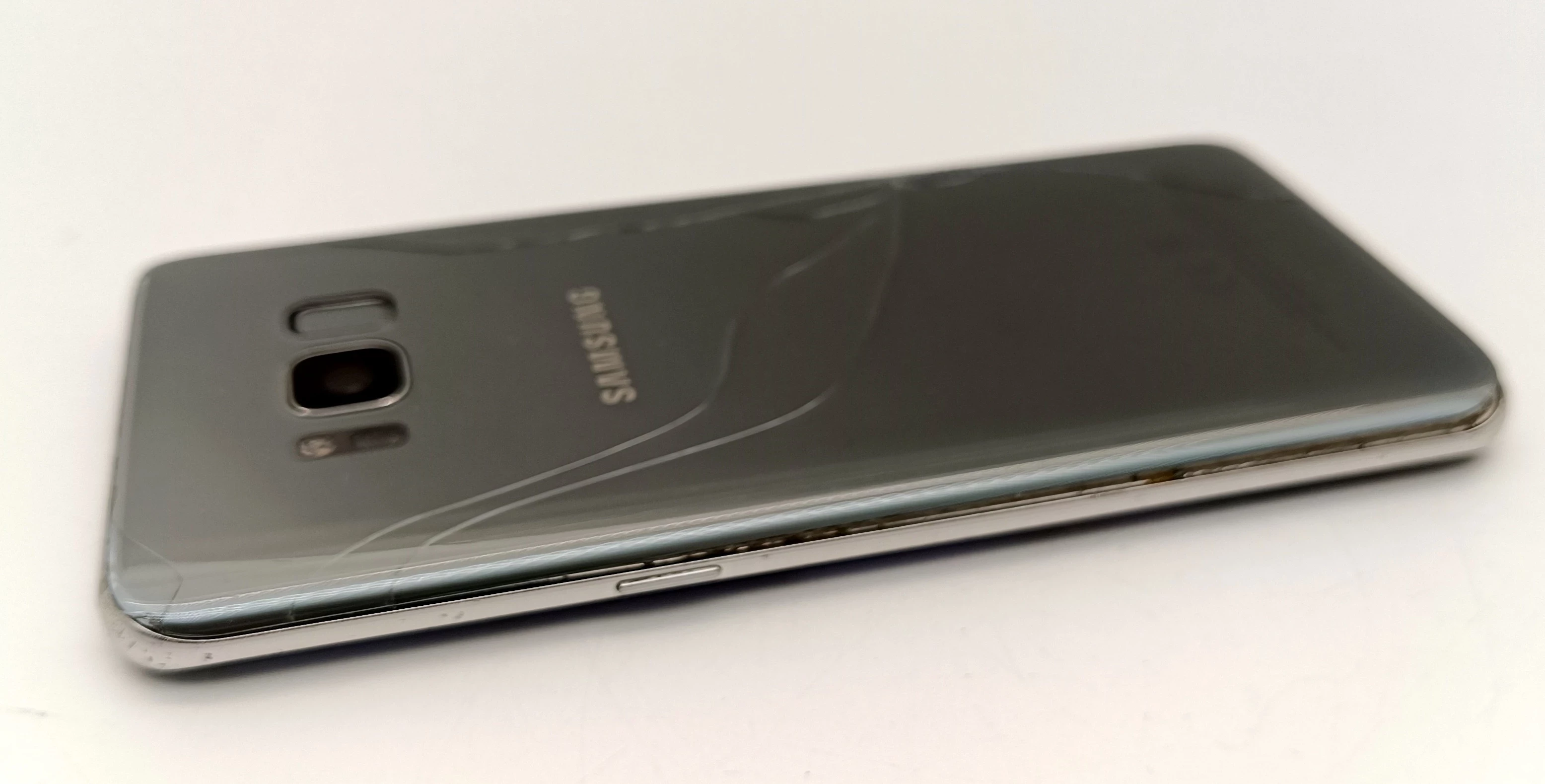 telefon-samsung-galaxy-s8-wbudowana-pamiec-202869-214193