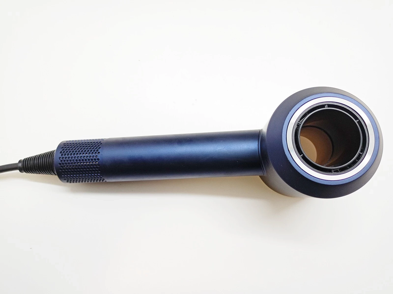 suszarka-do-wlosow-dyson-supersonic-model-hd08-moc-160000