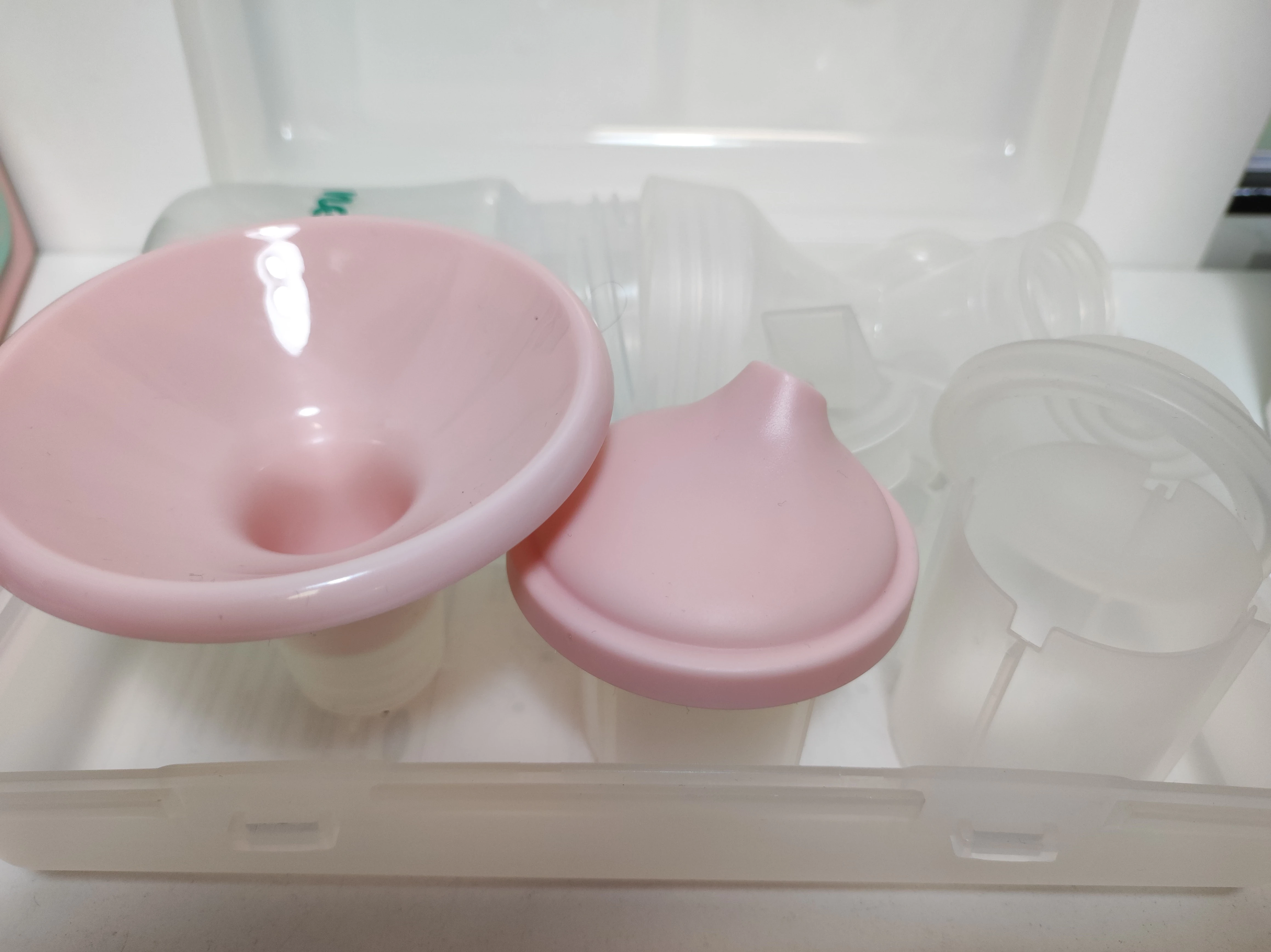 laktator-elektryczny-neno-bella-rozowy-elementy-zestawu-212130-2