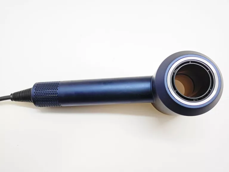 suszarka-do-wlosow-dyson-supersonic-model-hd08-moc-160000