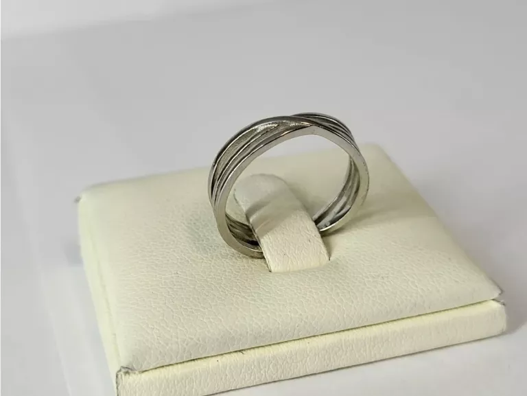 piekny-srebrny-pierscionek-190g-p925-r12-ean-gtin-12121313131313