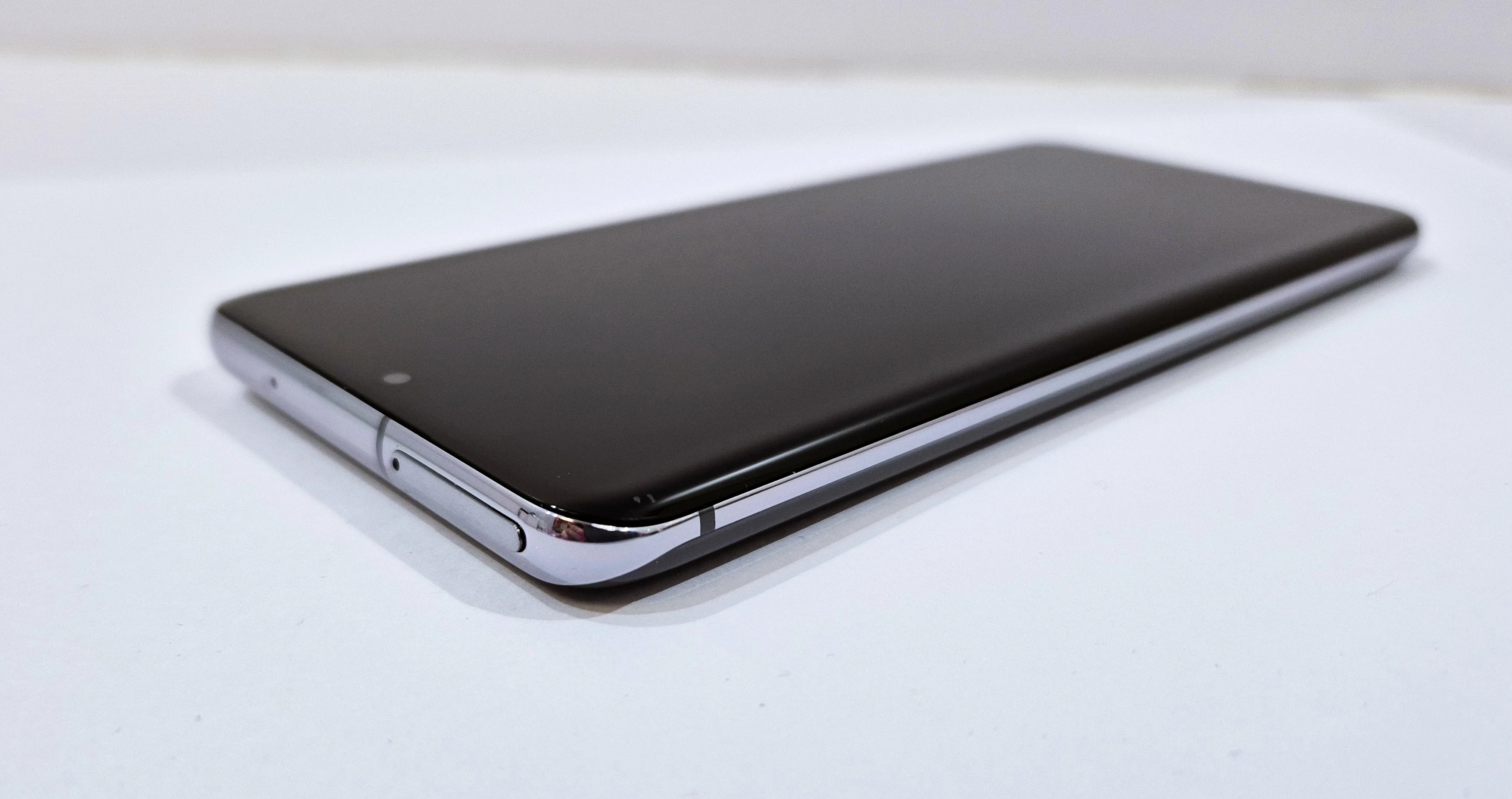 telefon-samsung-galaxy-s20-5g-12128-gb-typ-202685-212929