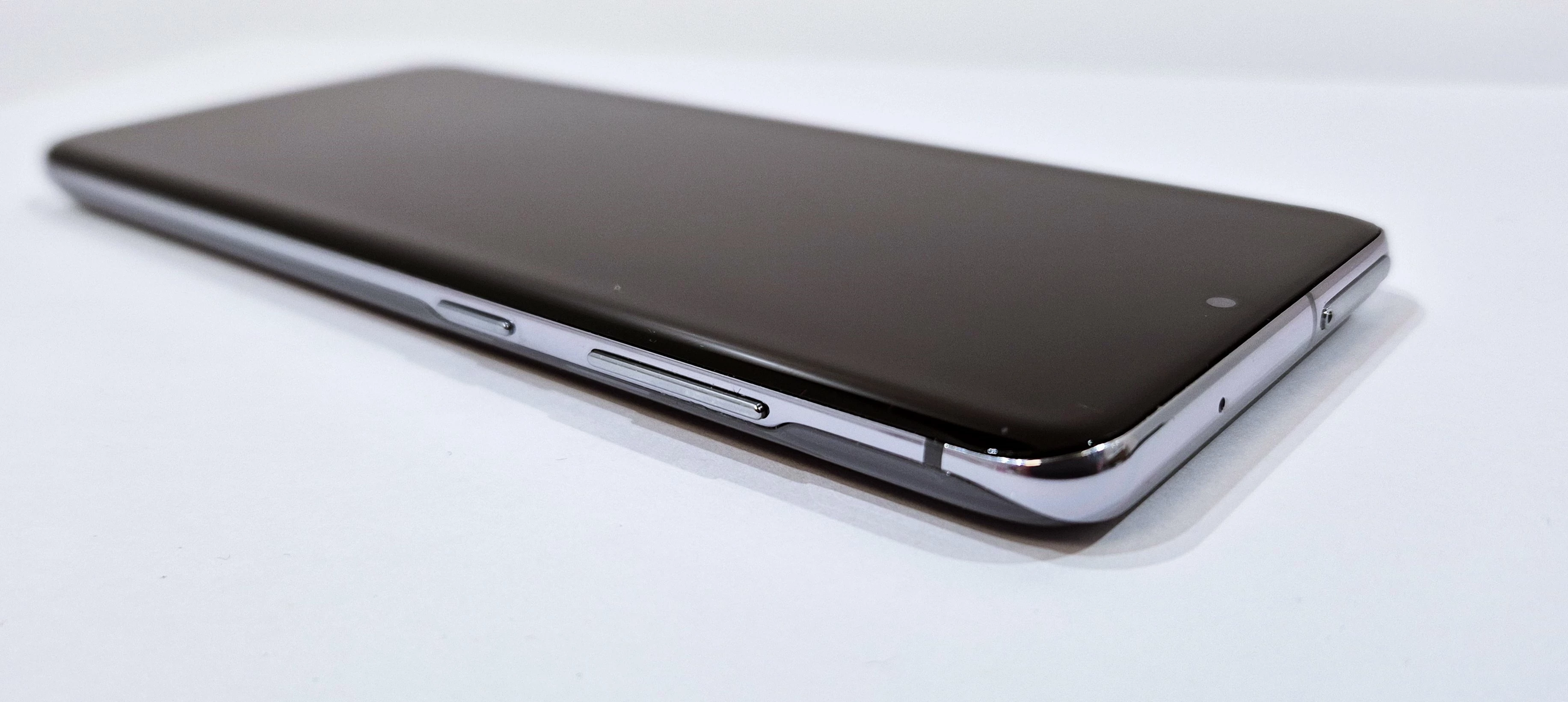 telefon-samsung-galaxy-s20-5g-12128-gb-wbudowana-pamiec-202869-214189