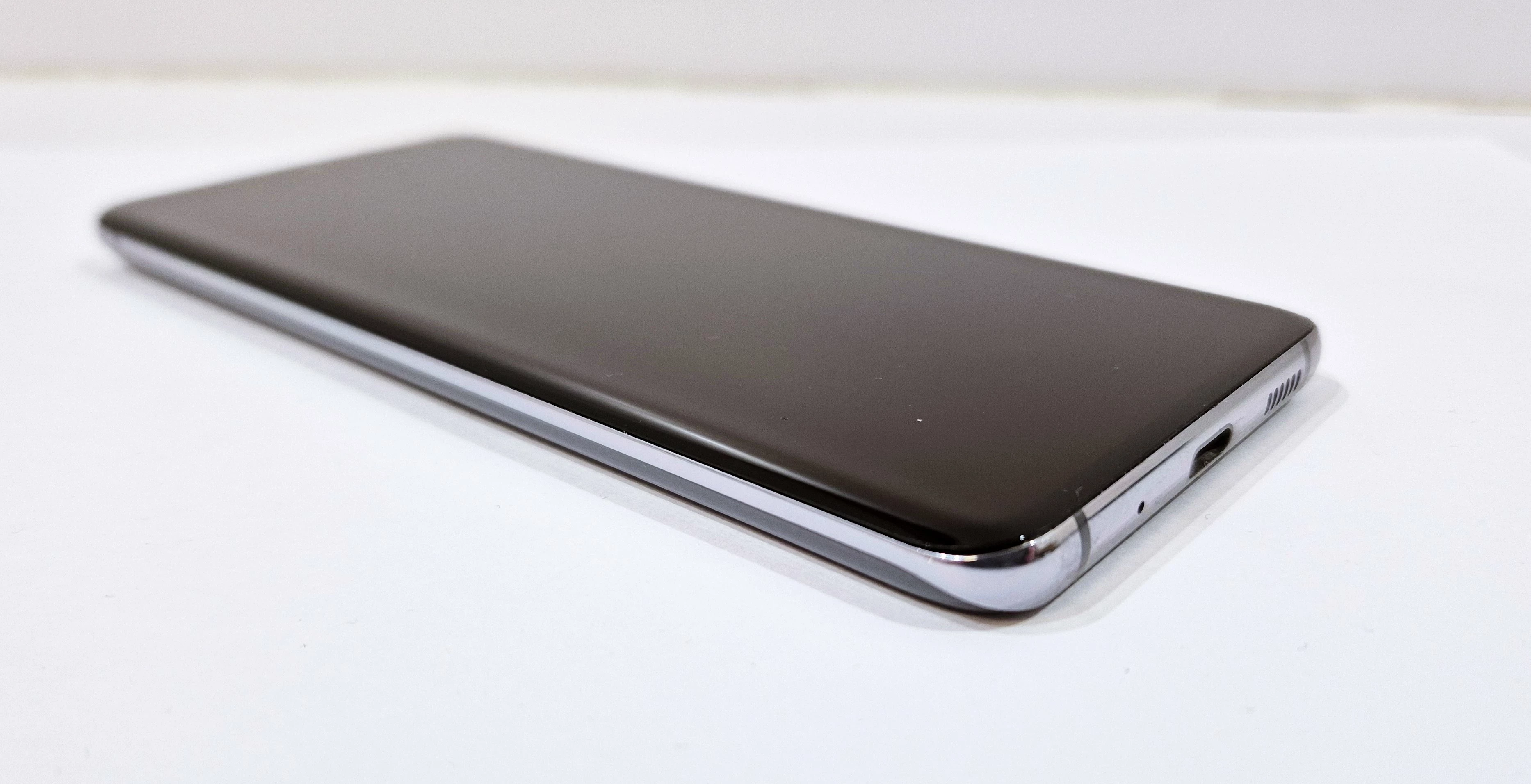 telefon-samsung-galaxy-s20-5g-12128-gb-przekatna-ekranu-670