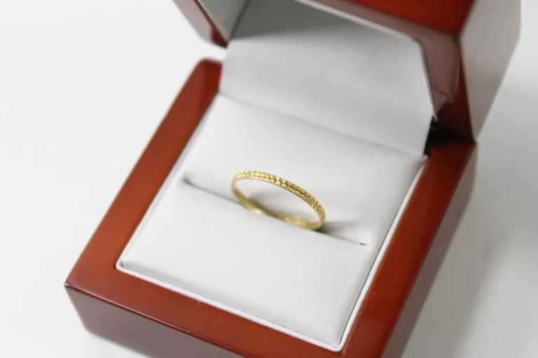 zloty-pierscionek-750-g077-r15-wojciechowskiego-39-warszawa