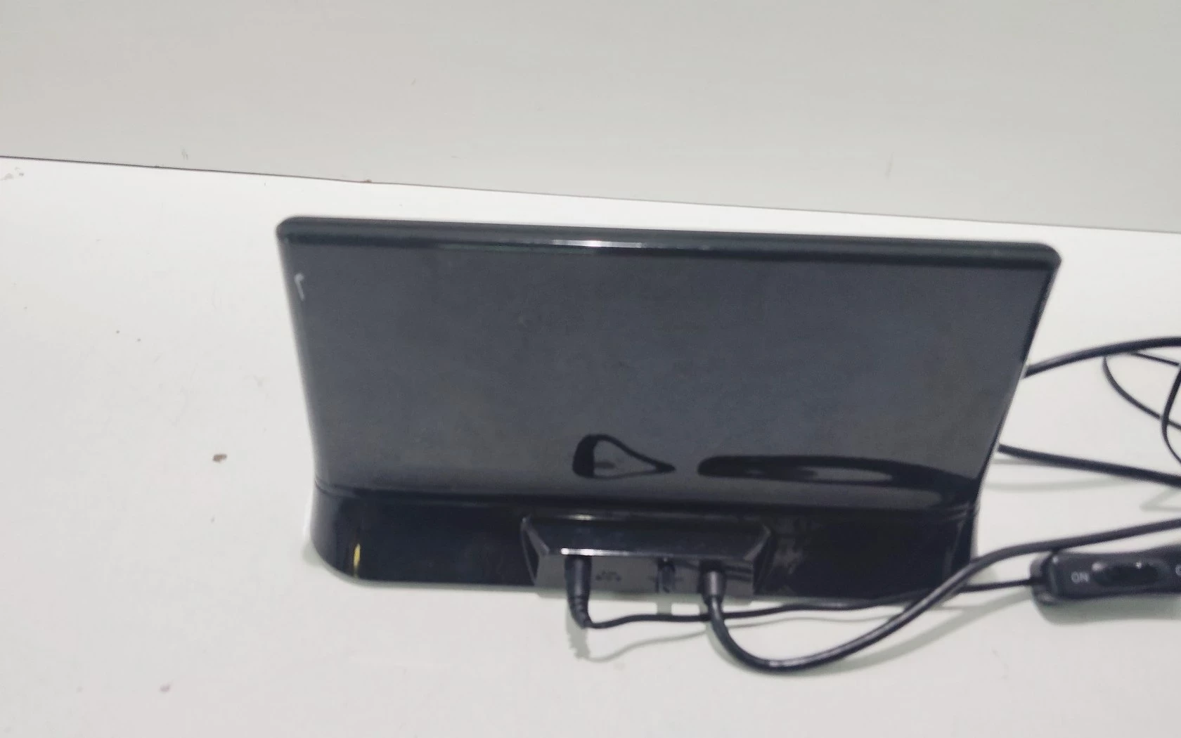 antena-dvbt2-thomson-ant1538bk-model-sculpture