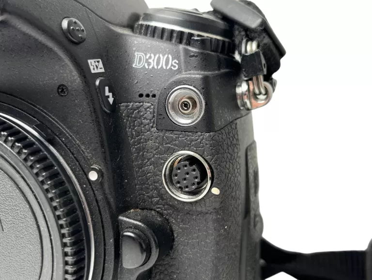 aparat-cyfrowy-nikon-d300s-body-rozdzielczosc-1230