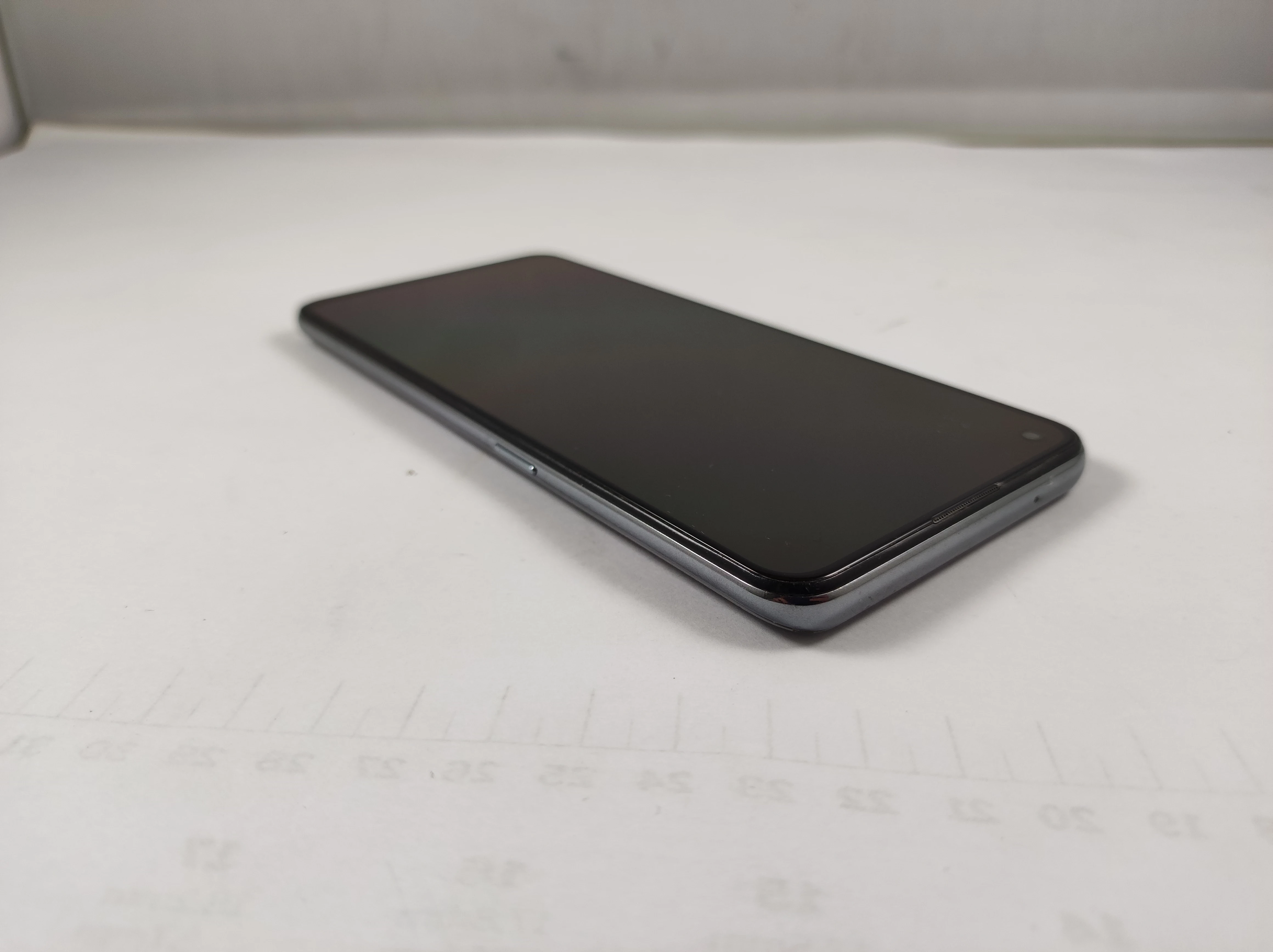 telefon-realme-gt-master-2568gb-stan-11323-2