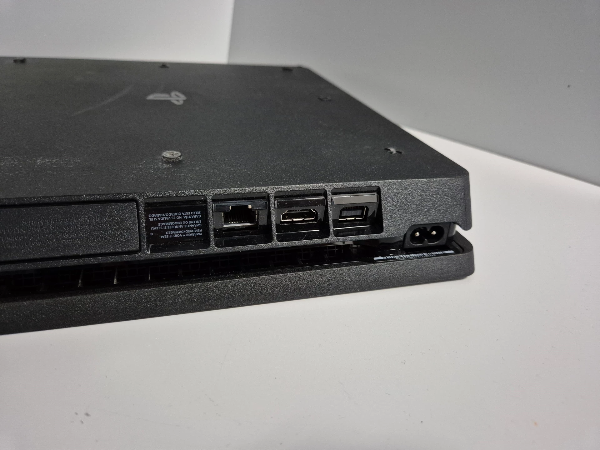 konsola-sony-ps4-slim-500gb-z-napedem-pad-gry-fc-24-ufc-hogwart-kod-producenta-cuh-2216a