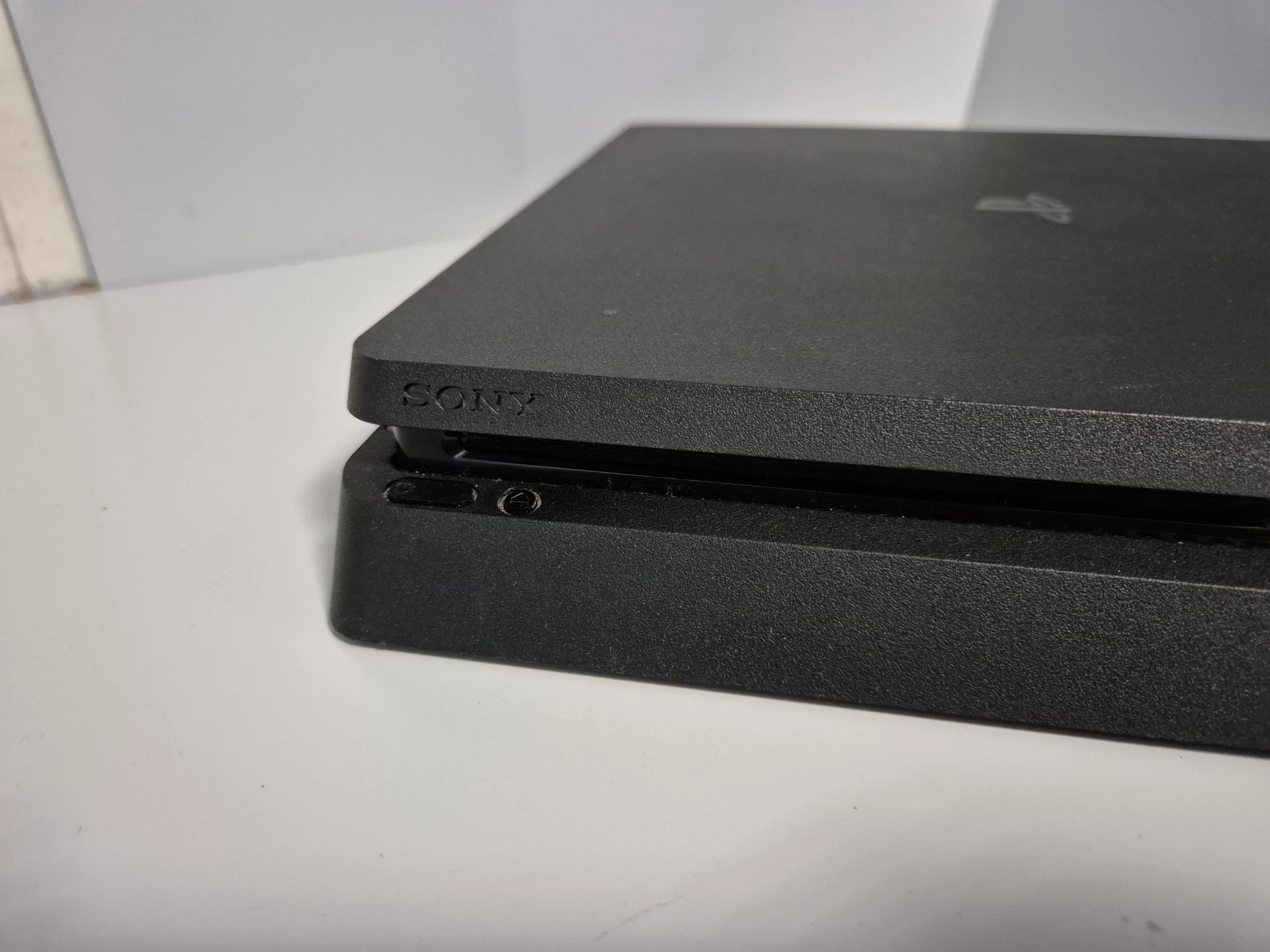 konsola-sony-ps4-slim-500gb-z-napedem-pad-gry-fc-24-ufc-hogwart-liczba-kontrolerow-w-zestawie-205994-225550