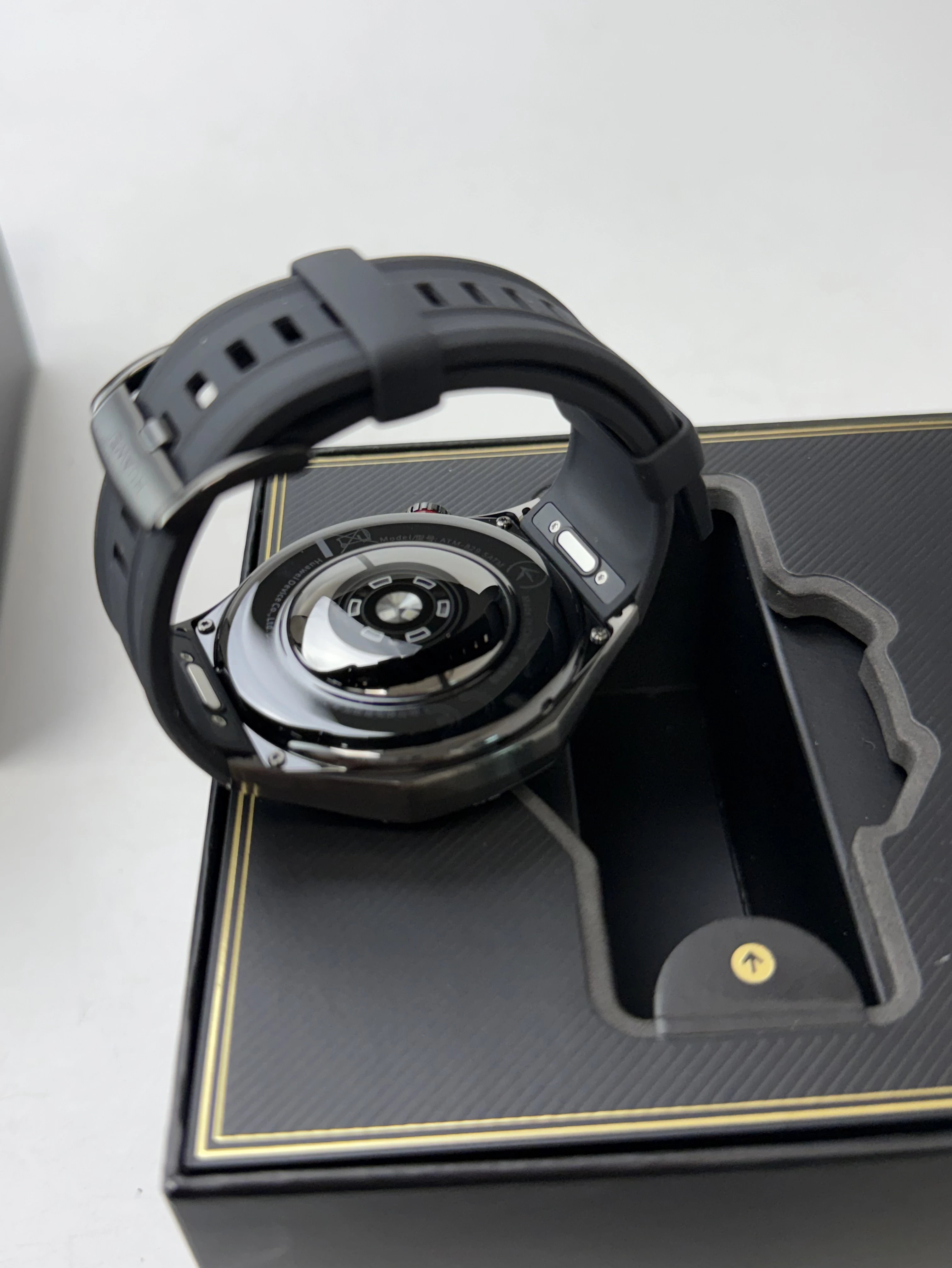 huawei-watch-gt-6-pro-model-249460-2046675