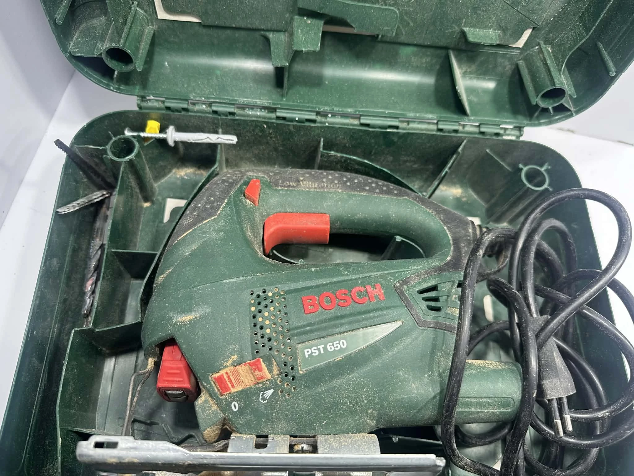 wyrzynarka-bosch-pst-650-mocowanie-brzeszczotu-205041-222245