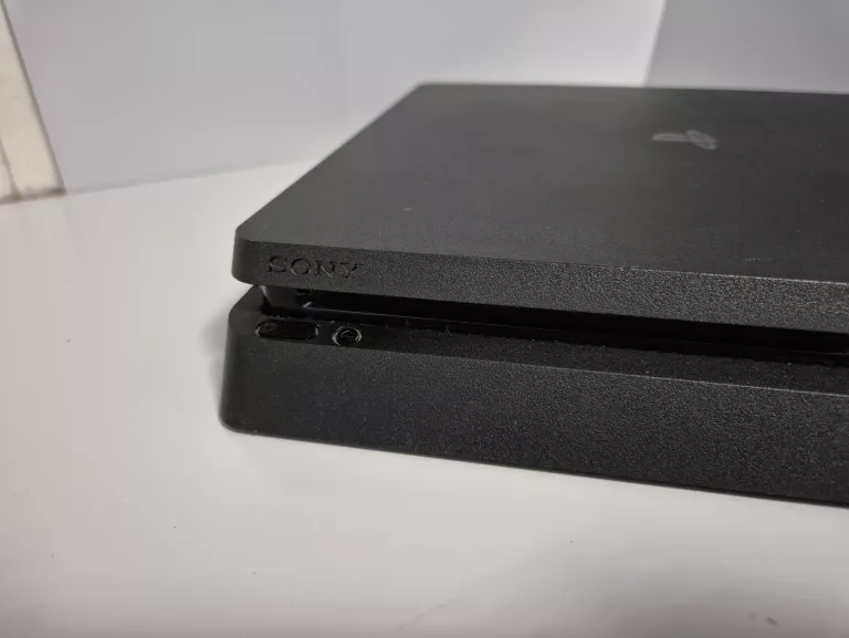 konsola-sony-ps4-slim-500gb-z-napedem-pad-gry-fc-24-ufc-hogwart-liczba-kontrolerow-w-zestawie-205994-225550