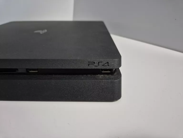 konsola-sony-ps4-slim-500gb-z-napedem-pad-gry-fc-24-ufc-hogwart-wersja-130590-2