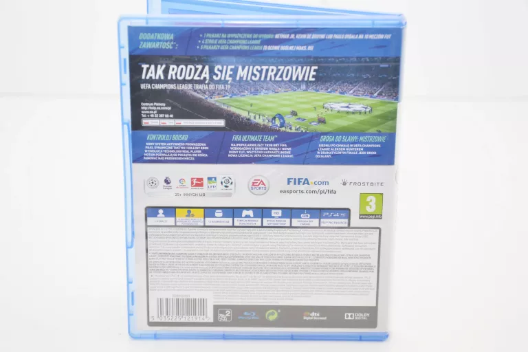 gra-na-ps4-fifa-19-stan-11323-2