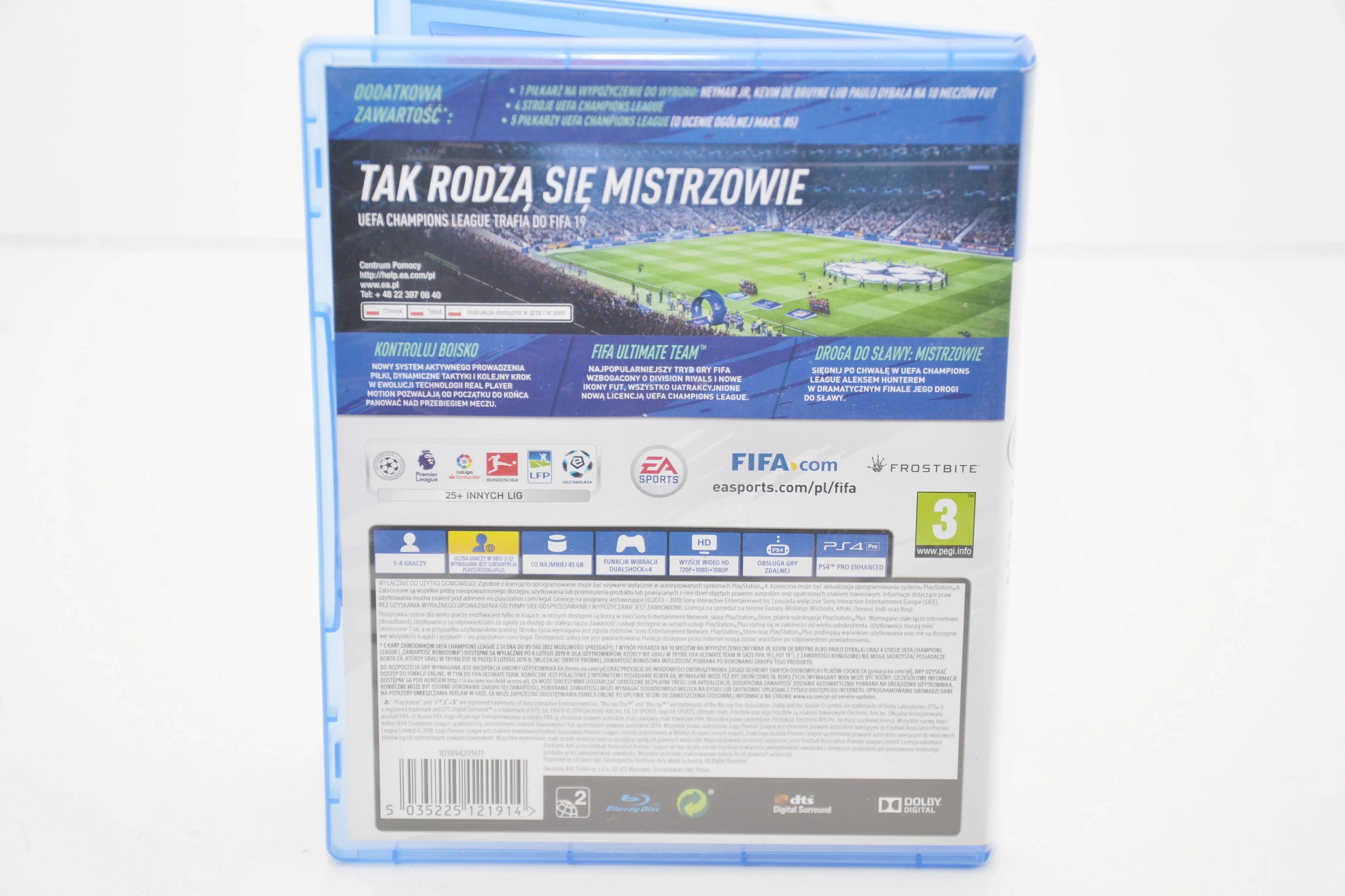 gra-na-ps4-fifa-19-stan-11323-2