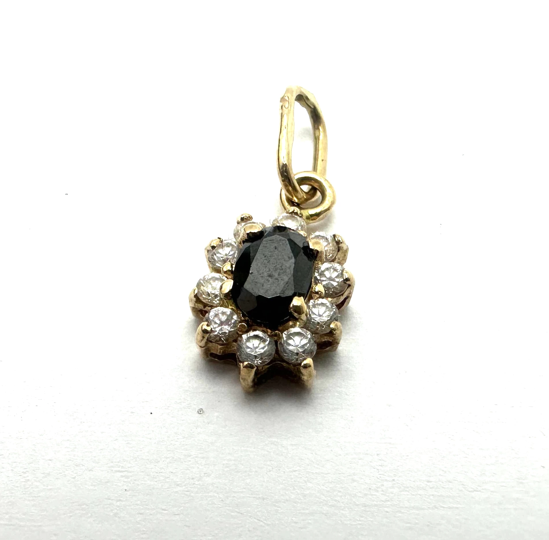 zlota-zawieszka-585-137g-sw-katarzyny-4-torun