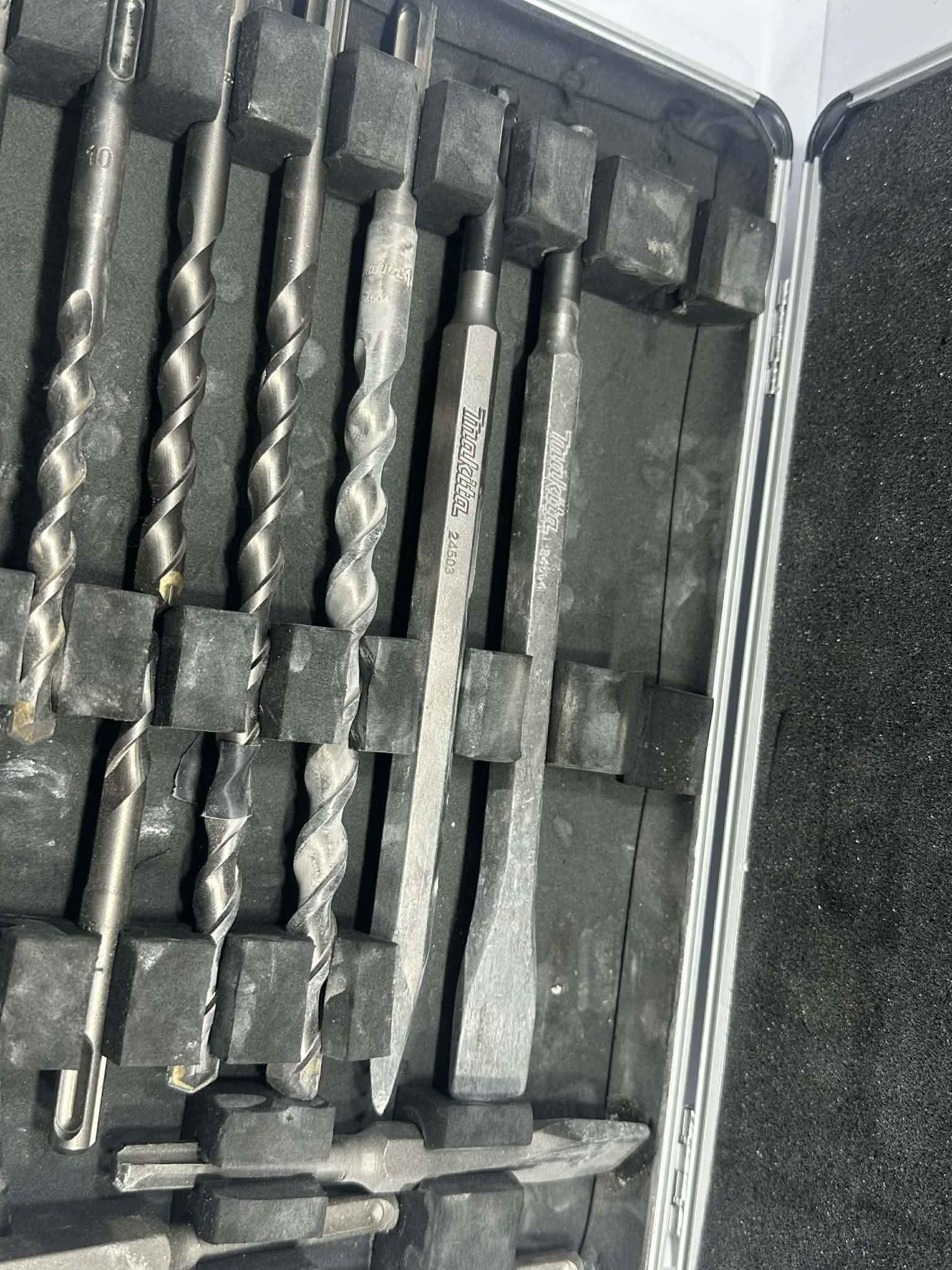 zestaw-dlut-i-wiertel-makita-walizka-rodzaj-wiertla-25389-16