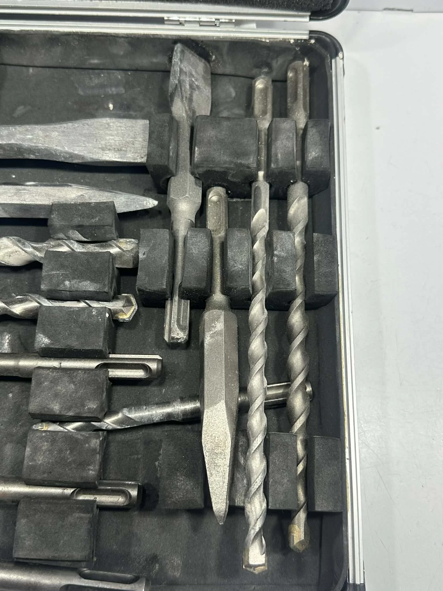 zestaw-dlut-i-wiertel-makita-walizka-ean-gtin-0088381404907