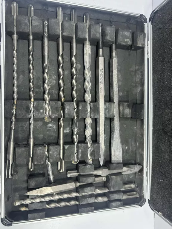zestaw-dlut-i-wiertel-makita-walizka-stan-11323-2