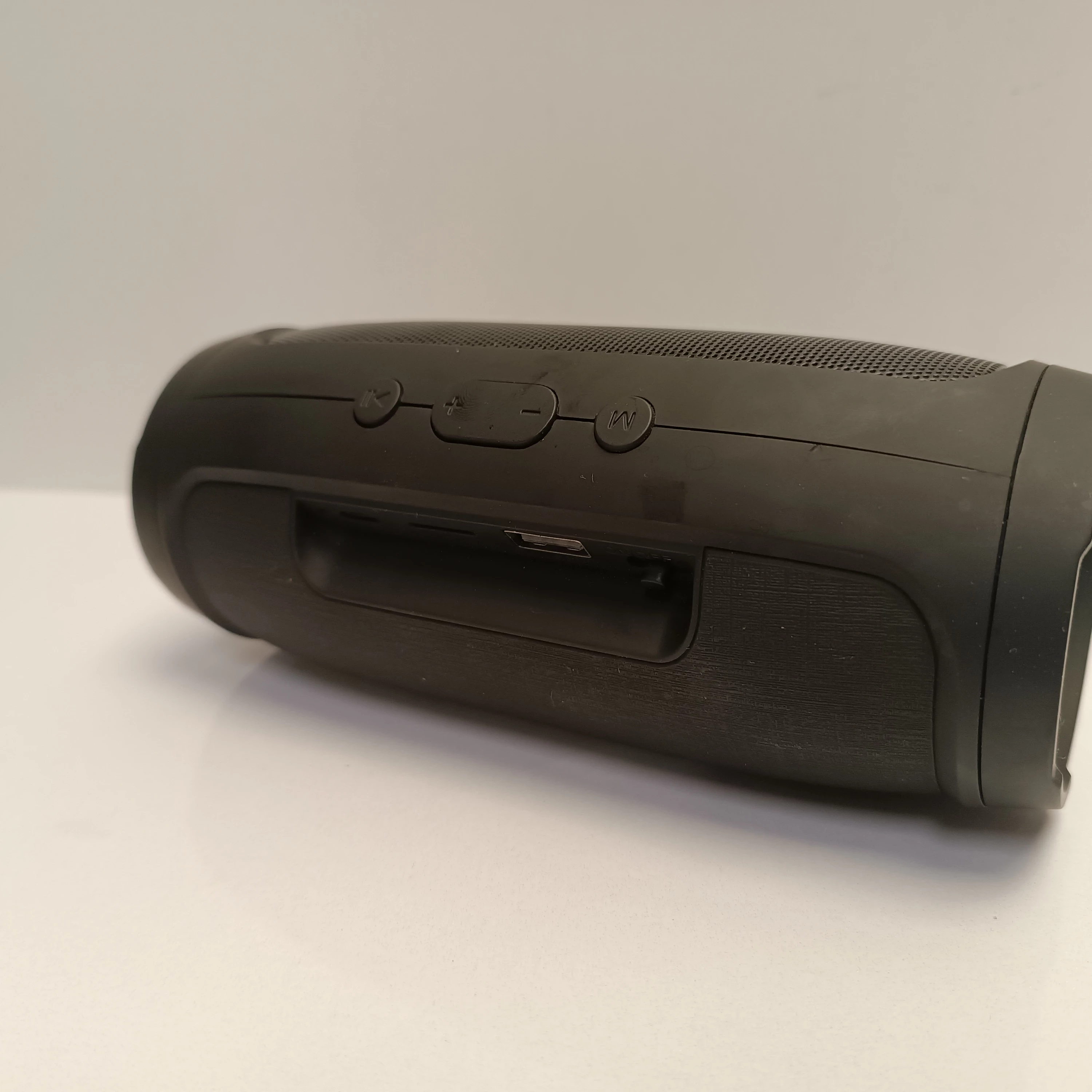 glosnik-bt-czarny-bezprzewodowy-moc-1200