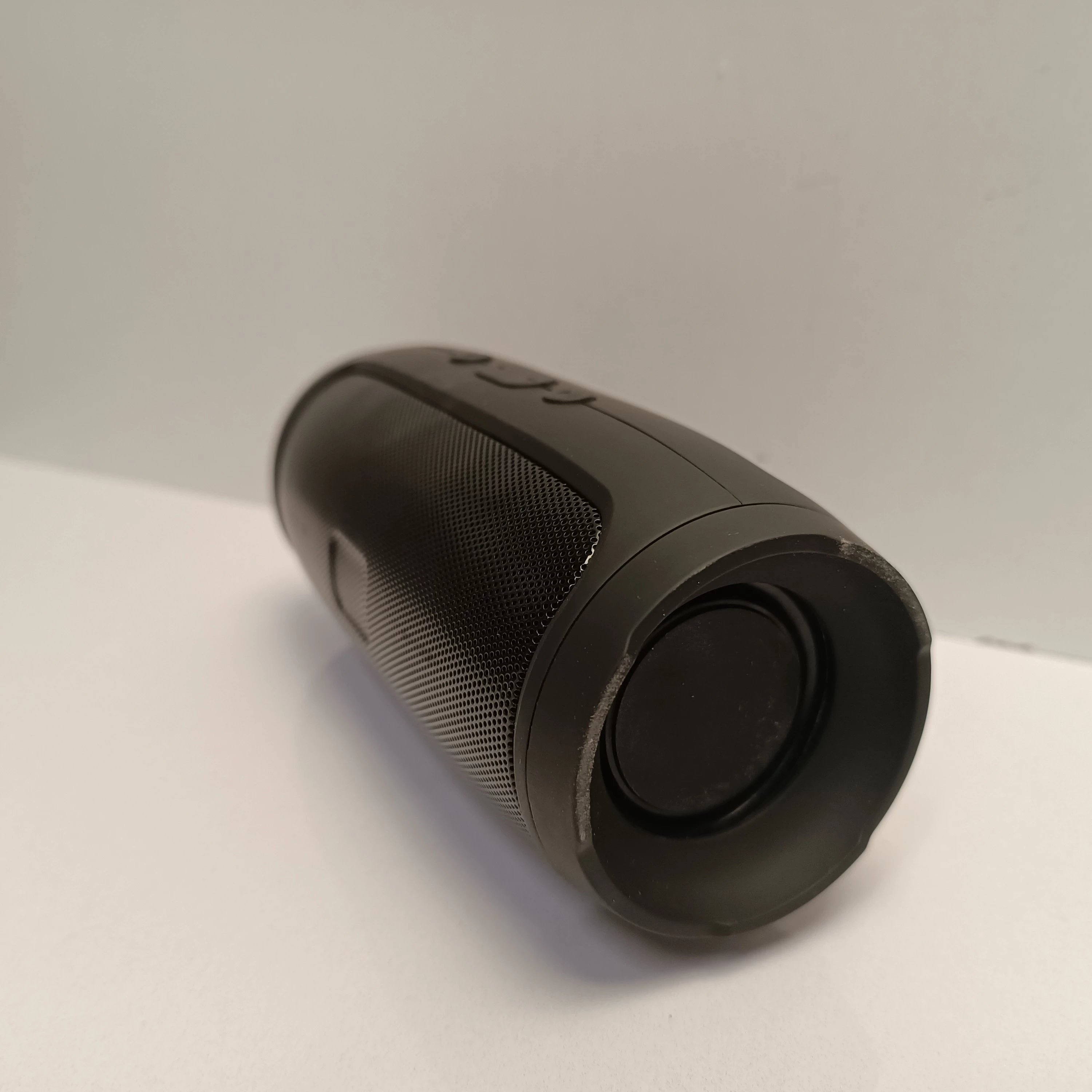 glosnik-bt-czarny-bezprzewodowy-stan-11323-2