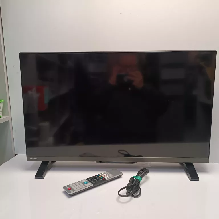 telewizor-toshiba-32lv2e63dg-przekatna-ekranu-cale-3200