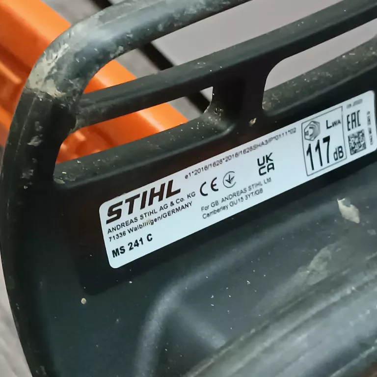 pila-stihl-ms241-c-2023r-zbiornik-oleju-25000