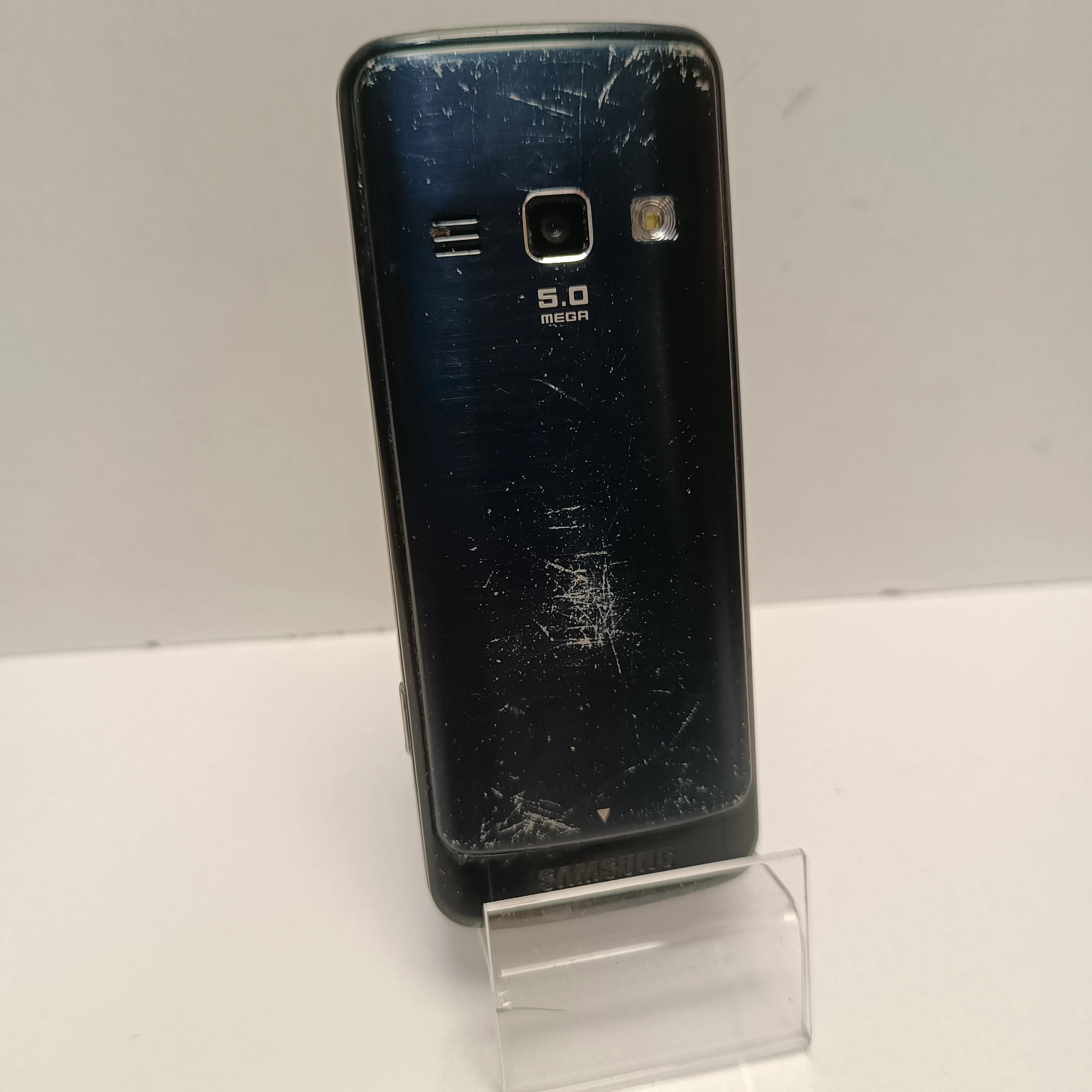 telefon-samsung-s5611-przekatna-ekranu-240
