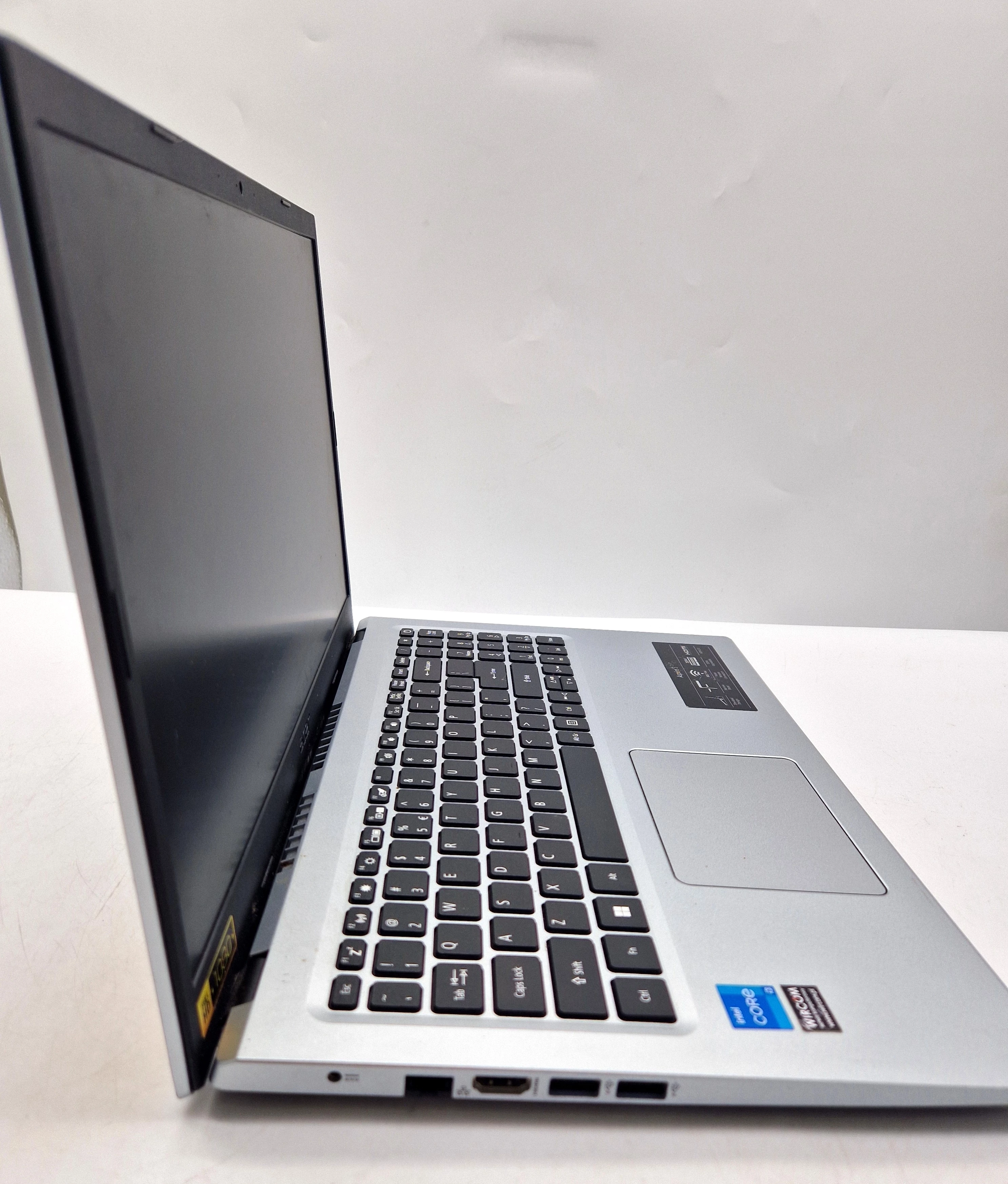 laptop-acer-aspire-3-i3-4gb256gb-ssd-win11home-intel-uhd-przekatna-ekranu-1560