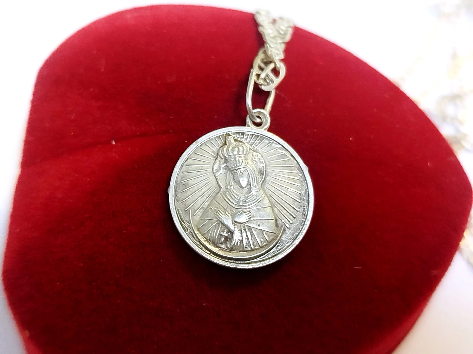 srebrny-lancuszek-z-medalikiem-z-matka-boska-proba-925-waga-604g-stan-11323-2