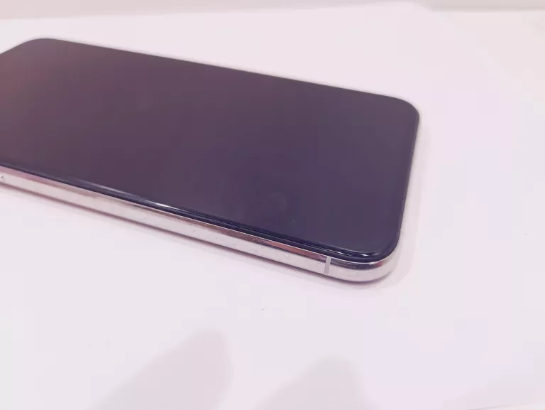 apple-iphone-11-pro-max-64gb-przekatna-ekranu-650