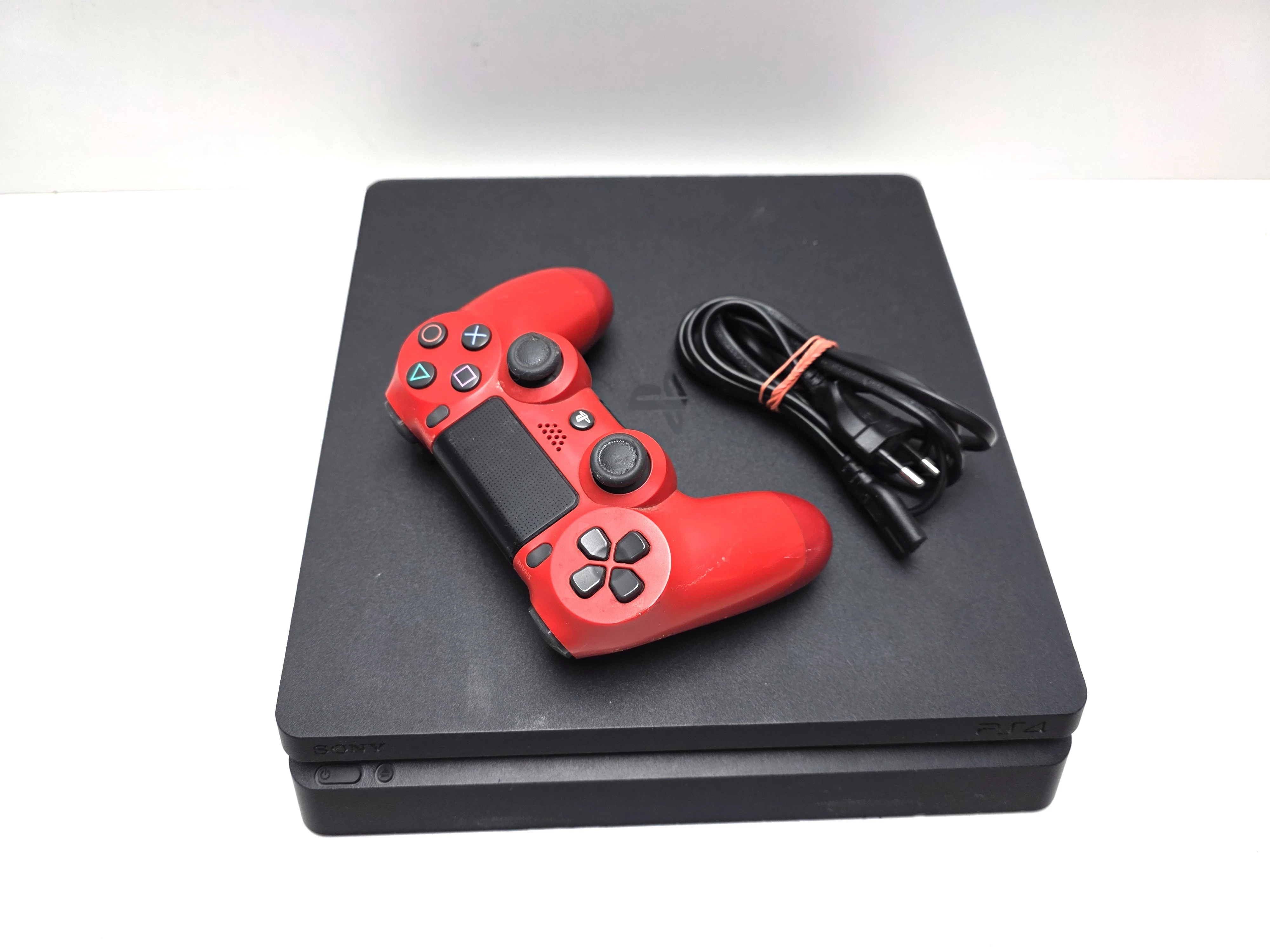 konsola-ps4-slim-1tb-pad-ean-gtin-711719757313