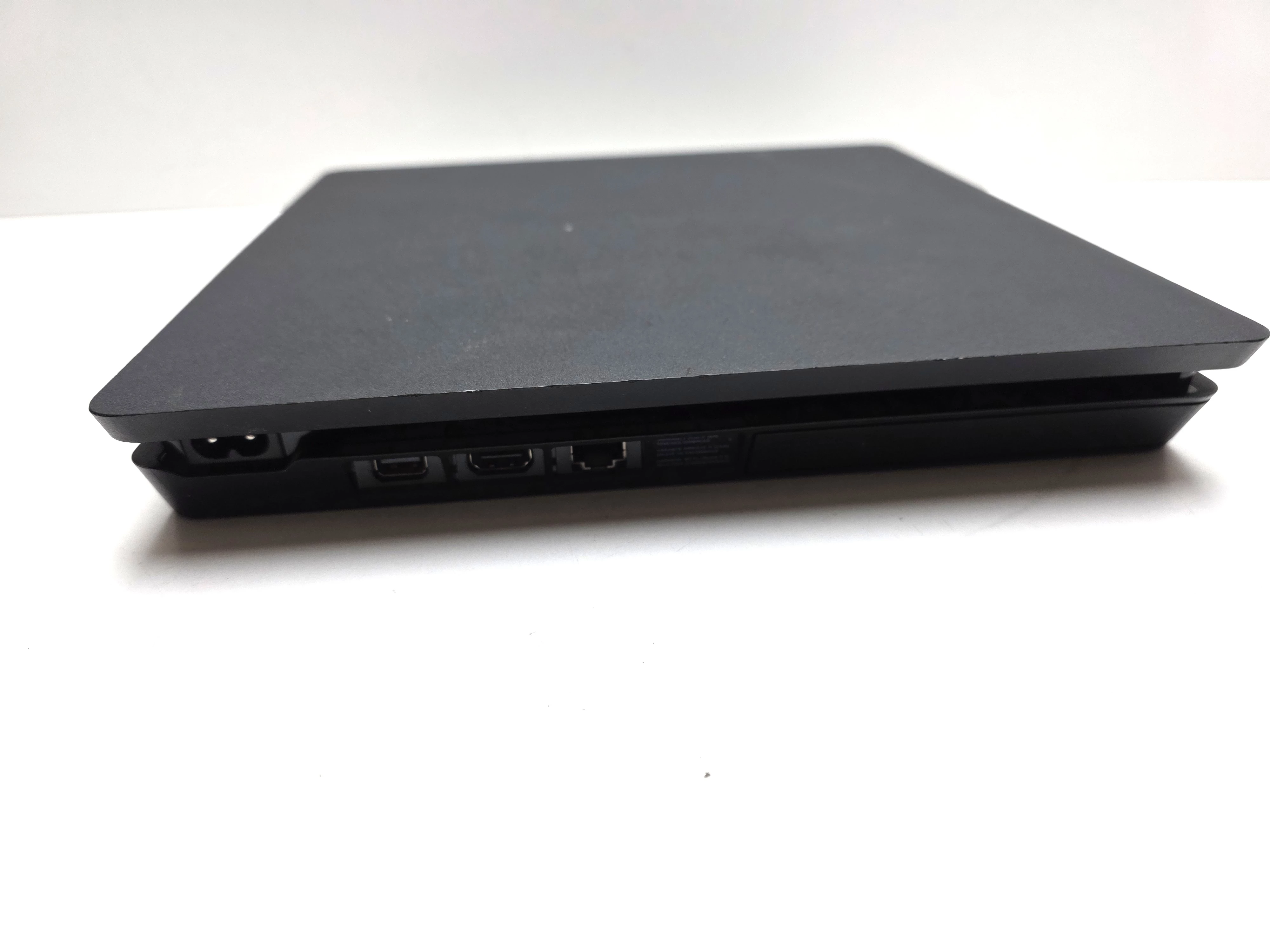 konsola-ps4-slim-1tb-pad-liczba-kontrolerow-w-zestawie-205994-225550