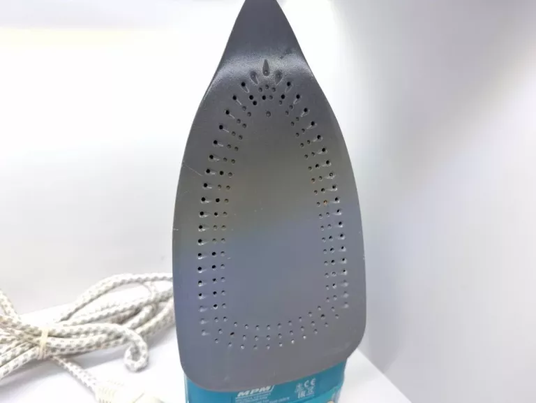 zelazko-mpm-mze-15-bialo-niebieskie-ean-gtin-5901308013493