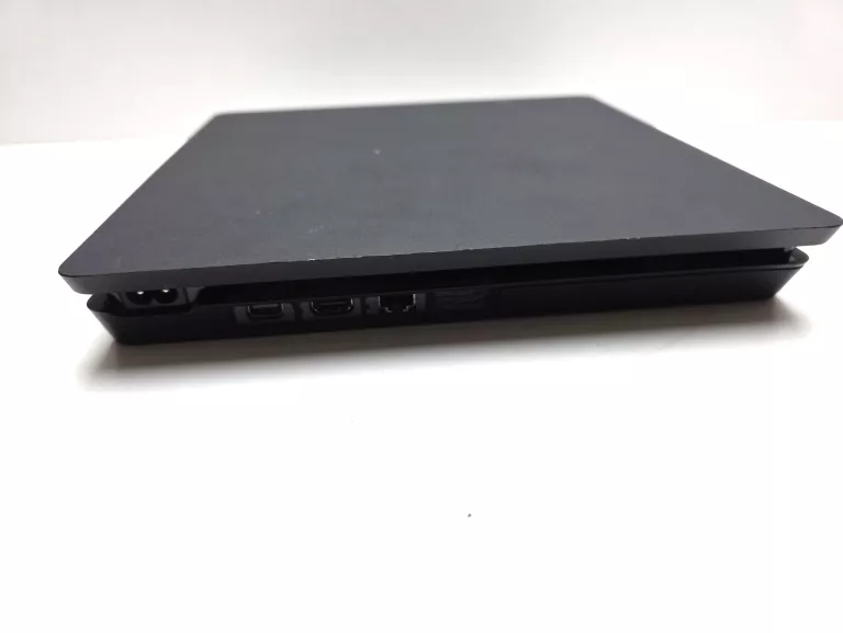 konsola-ps4-slim-1tb-pad-liczba-kontrolerow-w-zestawie-205994-225550