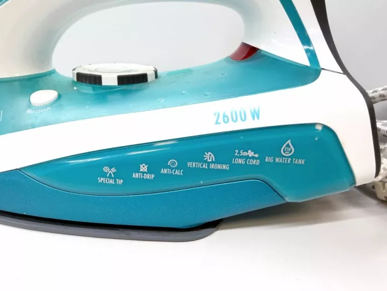 zelazko-mpm-mze-15-bialo-niebieskie-model-mze-15