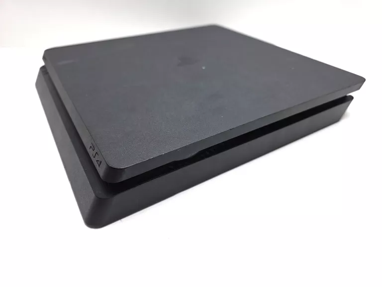 konsola-ps4-slim-1tb-pad-wersja-130590-2