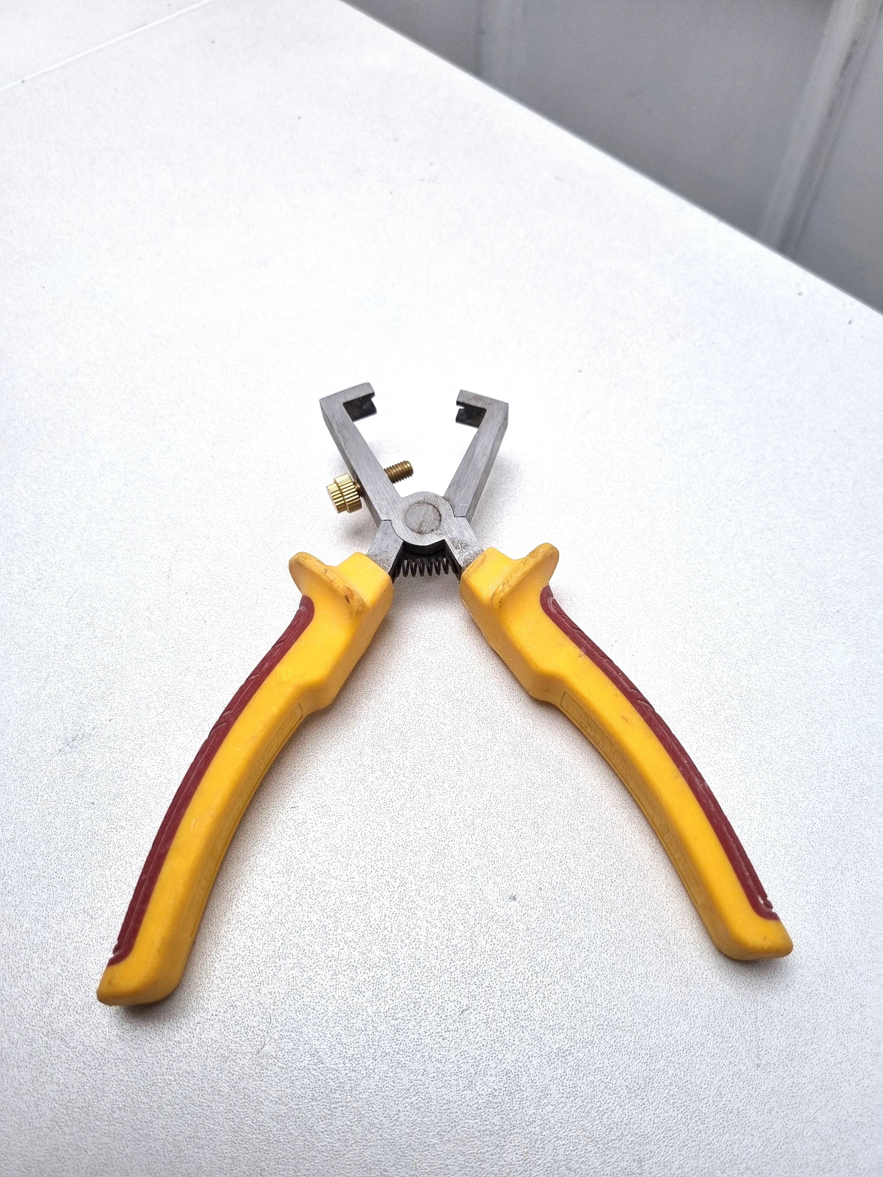 szczypce-do-sciagania-izolacji-parkside-stan-11323-2