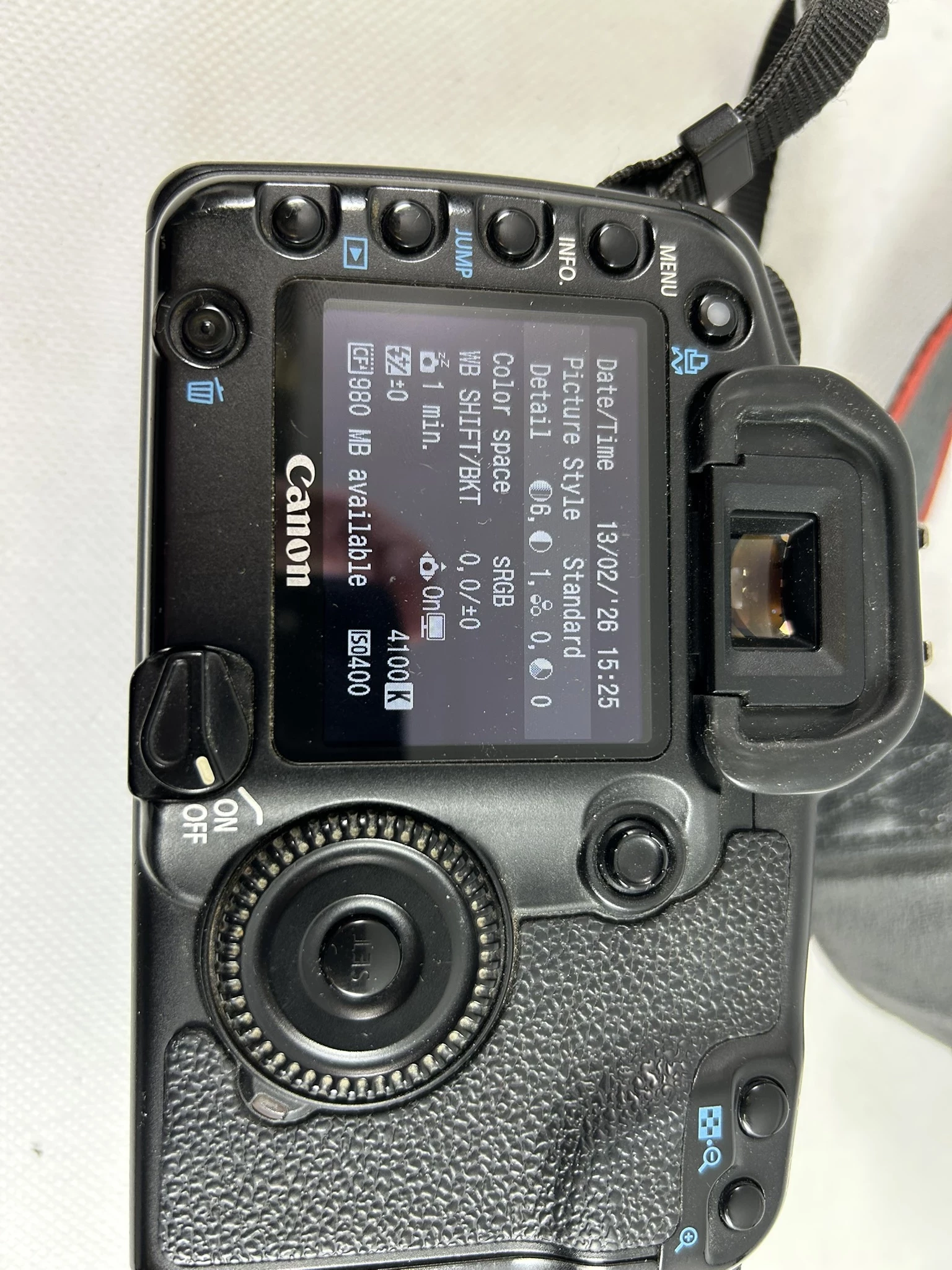 aparat-canon-eos-30d-pudelko-akcesoria-jakosc-video-206962-228954