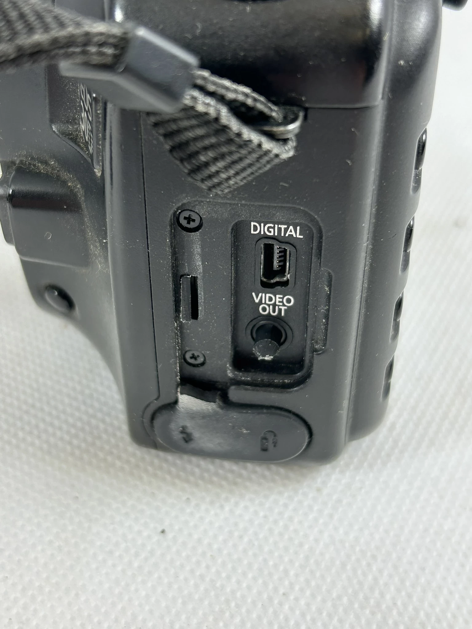 aparat-canon-eos-30d-pudelko-akcesoria-rozmiar-matrycy-206882-228774