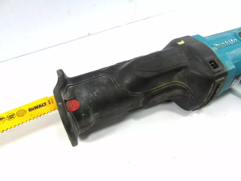 pila-szablasta-makita-jr3050t-stan-11323-2