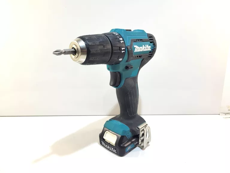 wkretarka-makita-df333d-walizka-akumulator-ladowarka-pojemnosc-akumulatora-150