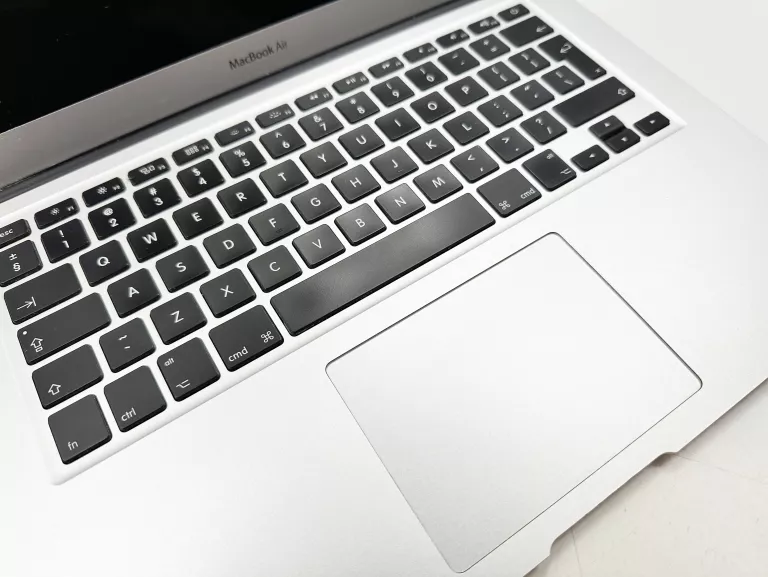 laptop-macbook-air-13-i5-8gb-128gb-2015r-przekatna-ekranu-1330