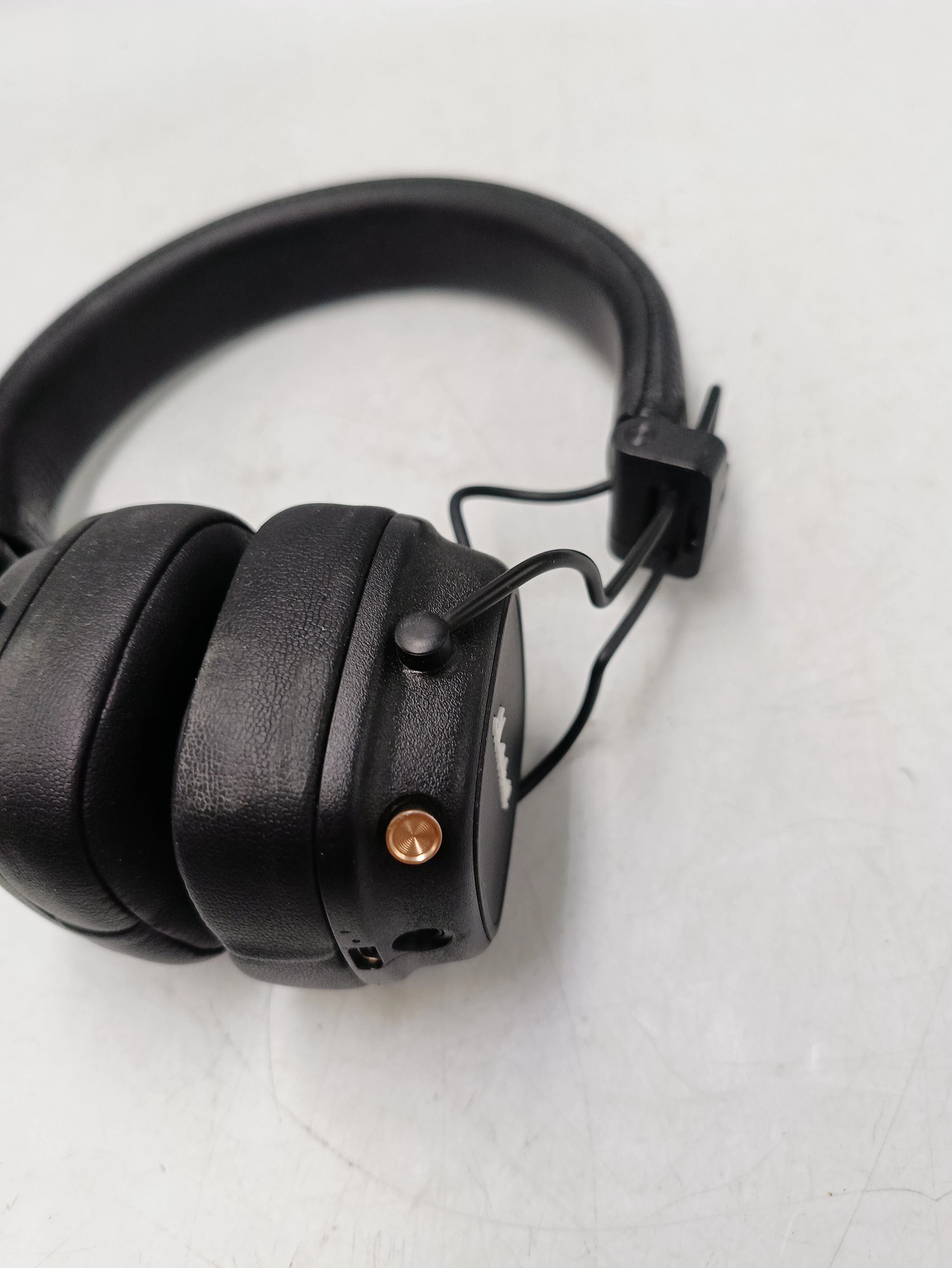 sluchawki-bezprzewodowe-marshall-major-iv-stan-11323-2