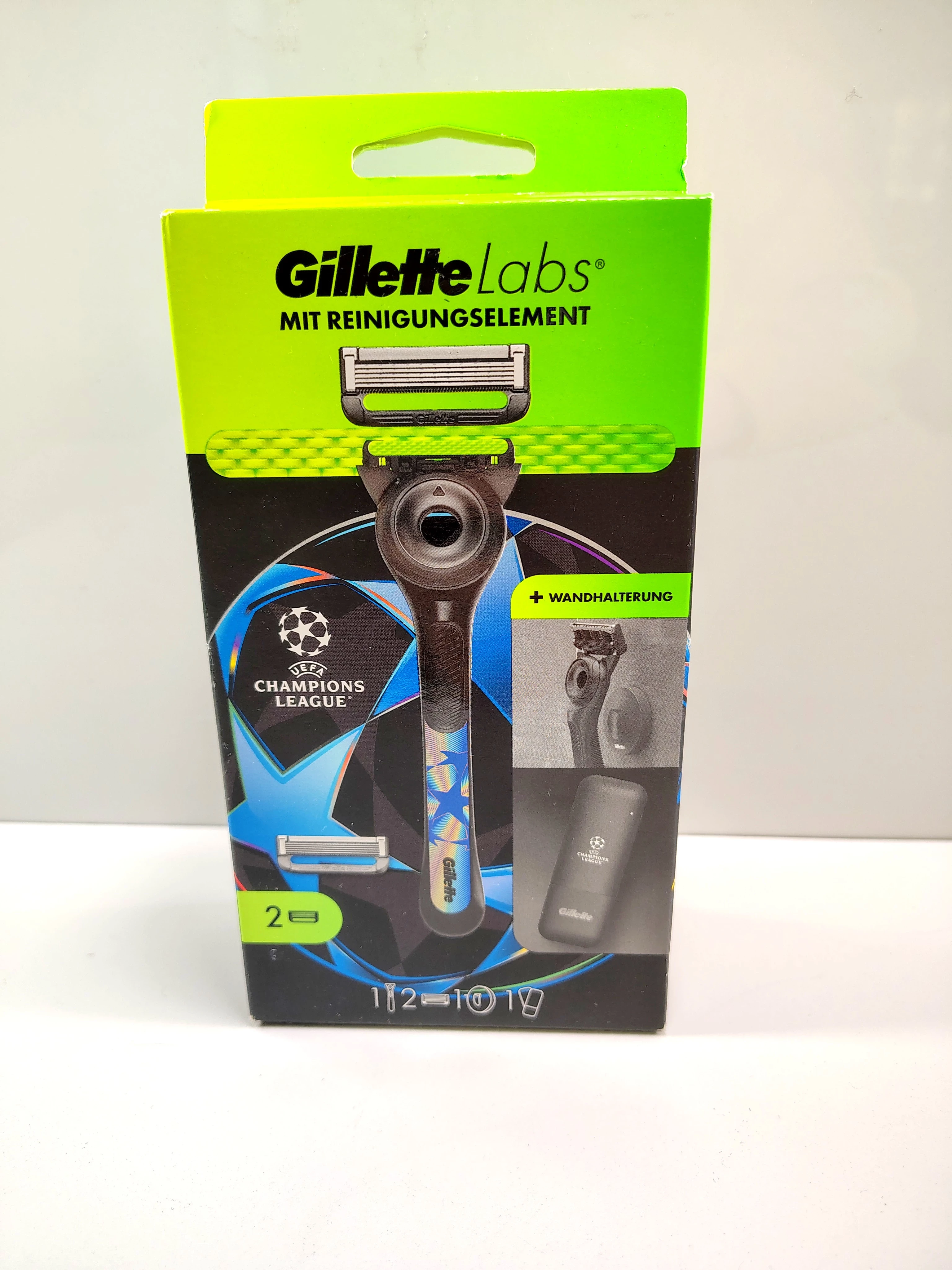 maszynka-gillette-labs-uefa-z-2-wkladami-i-podroznym-etui-limited-edition-rodzaj-129922-2