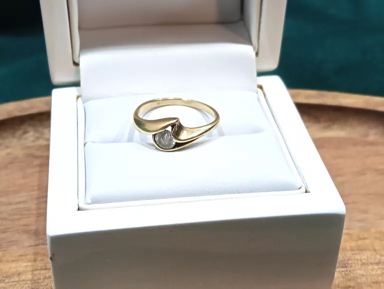 zloty-pierscionek-333-173g-r13-material-15835-2