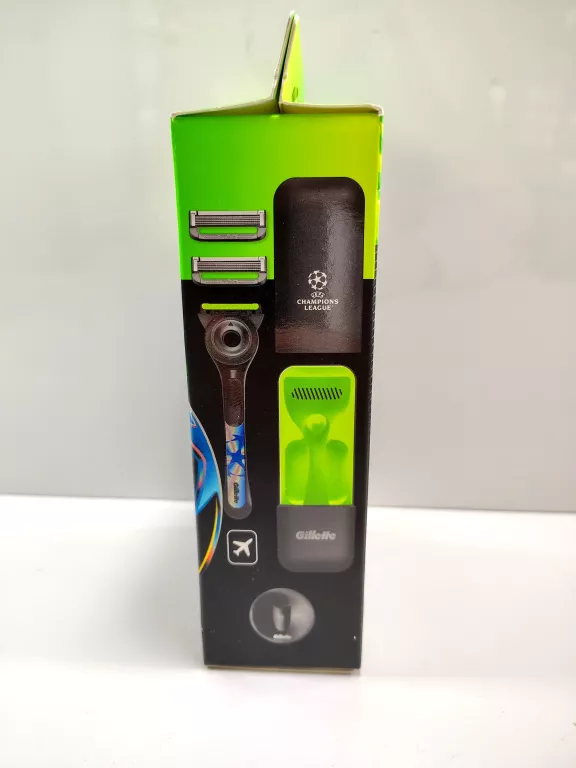maszynka-gillette-labs-uefa-z-2-wkladami-i-podroznym-etui-limited-edition-marka-248811-1973851