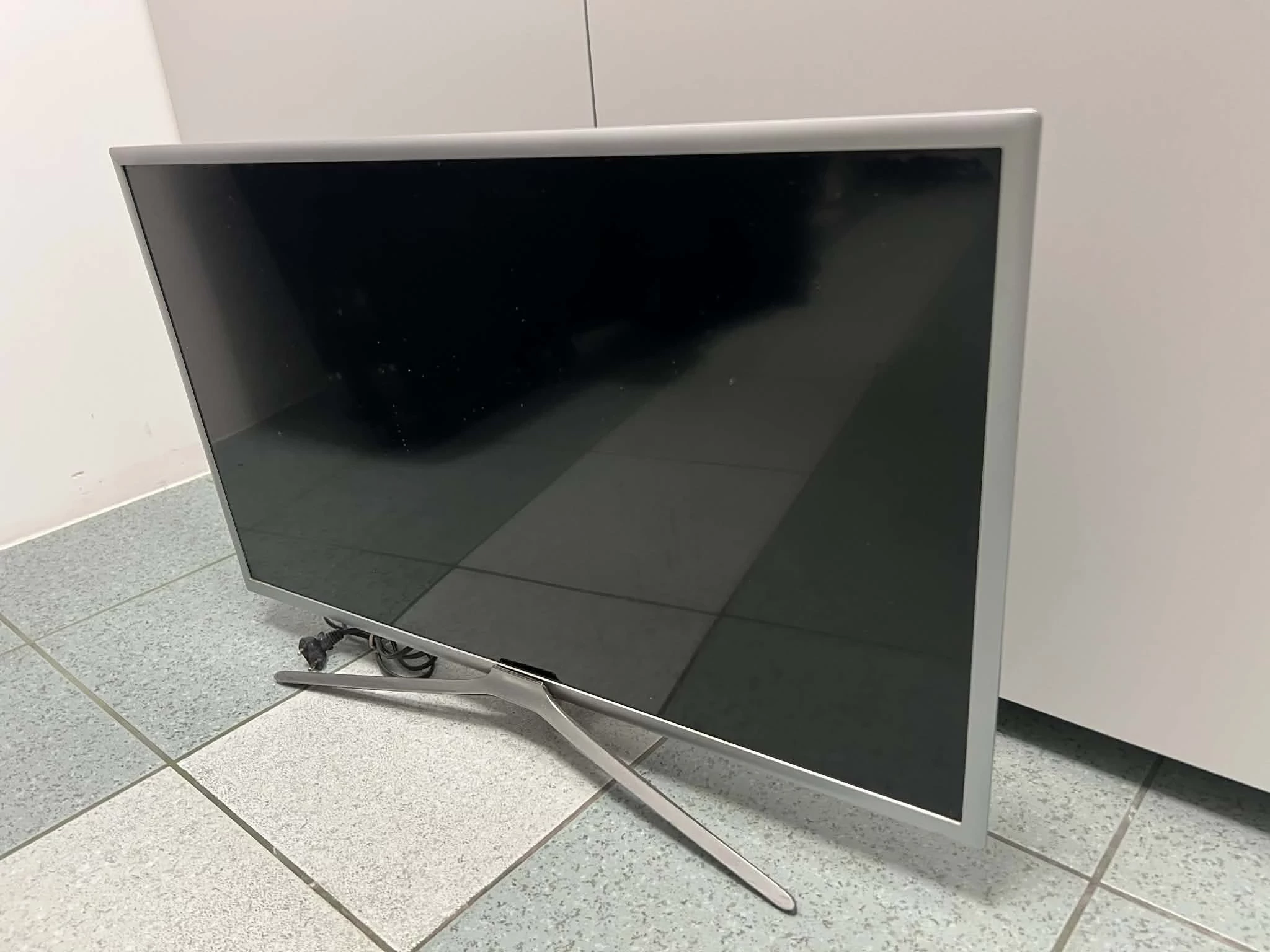 telewizor-samsung-ue32m5622ak-pilot-rynek-27-ostrow