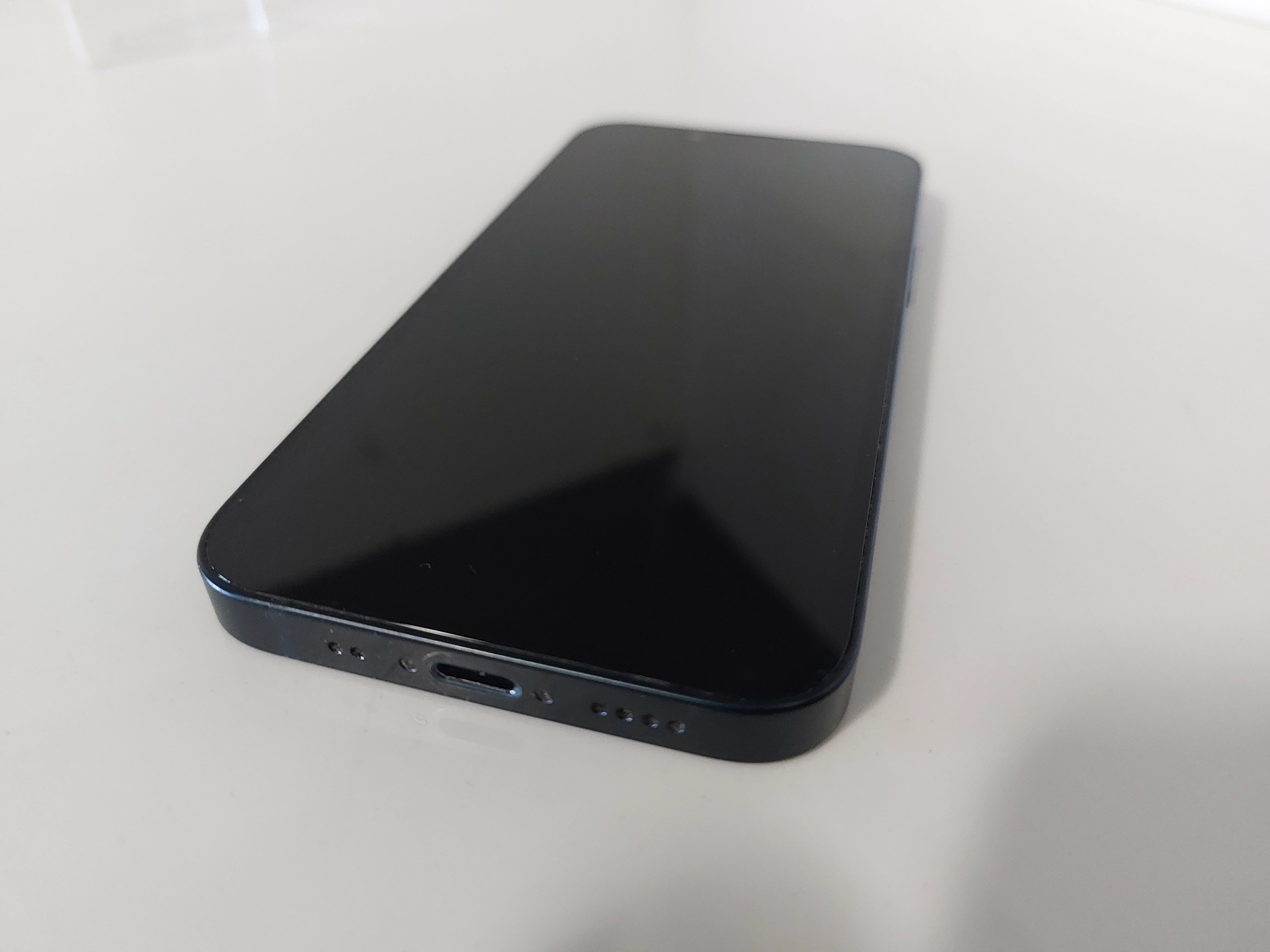 telefon-iphone-13-mini-128gb-bateria-82-solo-przekatna-ekranu-540